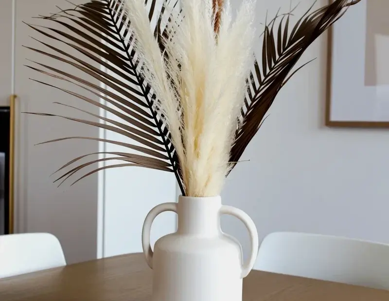 How to Style a Minimalist Centerpiece with Dried Pampas Grass and Ceramic Vases